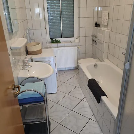 In Oberhausen: Zentral & Ruhig, Eigener Eingang Oberhausen (North Rhine-Westphalia)