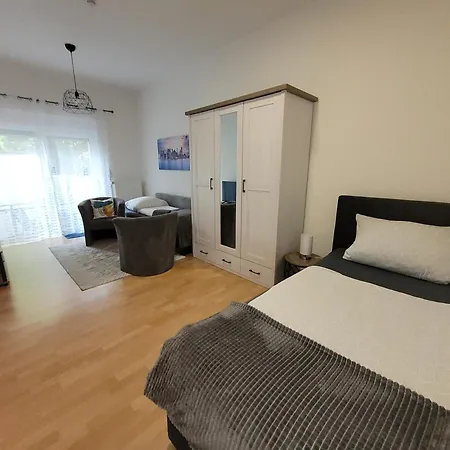 In Oberhausen: Zentral & Ruhig, Eigener Eingang *